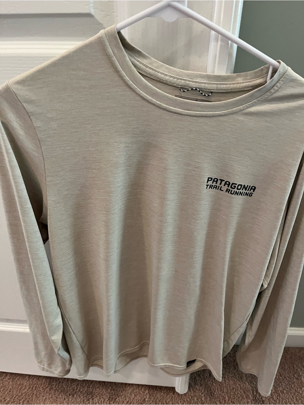 Patagonia Light Sage Trail Running Long Sleeve Tee